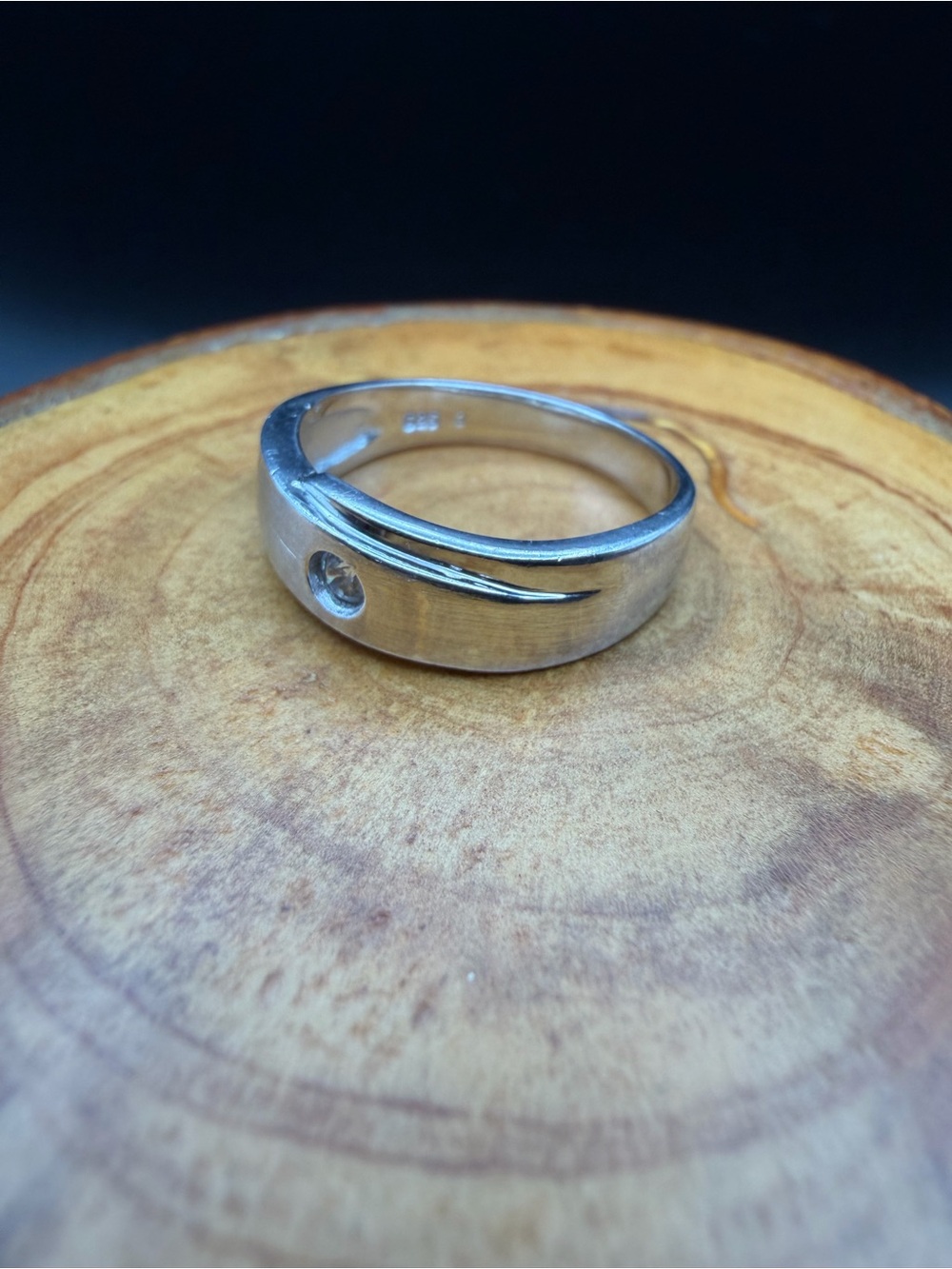 3.9g Size 8.5 - Sterling Silver Women's Ring with Clear Stone